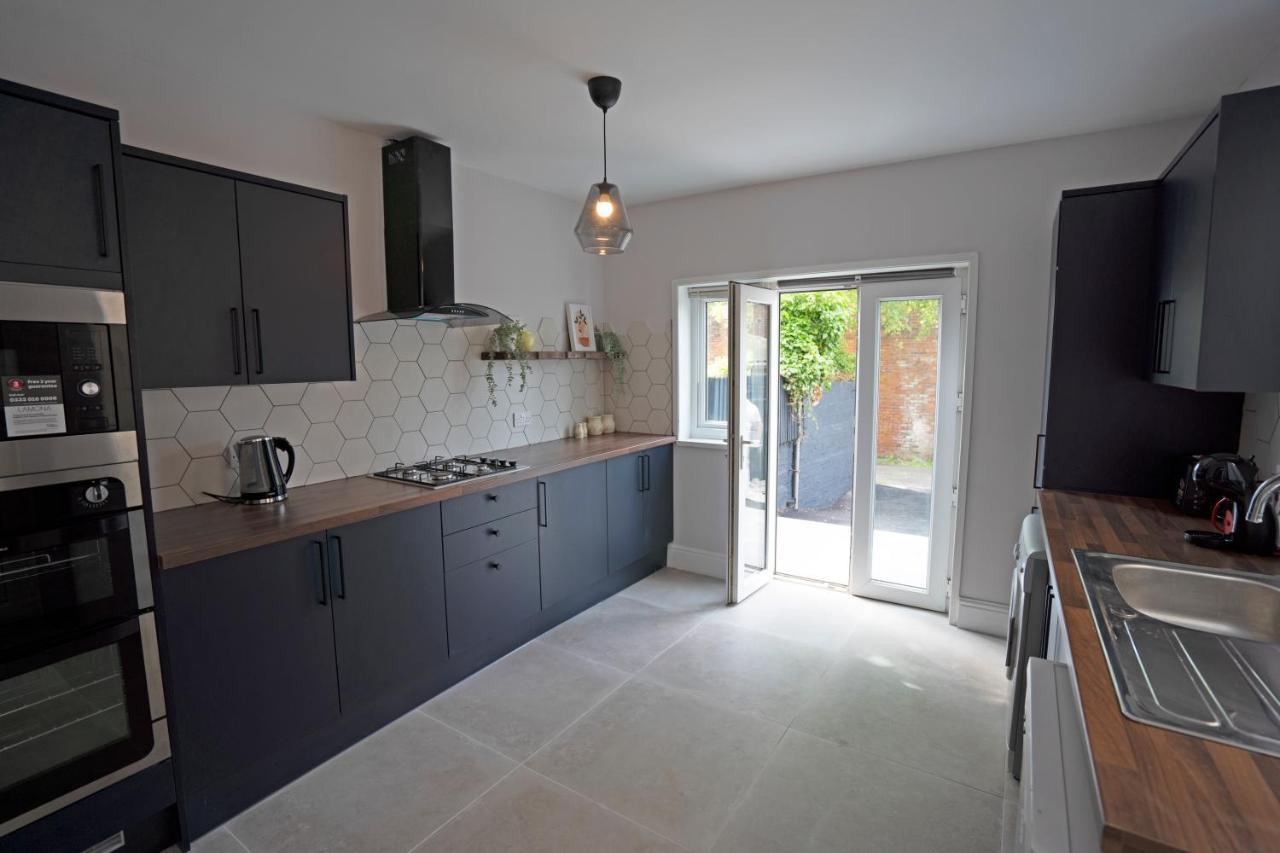 Beautiful Family Home In The Heart Of Swansea Exterior photo